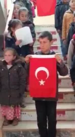 Mardin'de Öğretmen ve Öğrencilerinden Çanakkale Türküsü