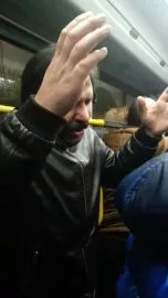 Harem Gebze Minibüsünde Müslüm Gürses'ten Paramparça Şarkısını Söyleyen Adam
