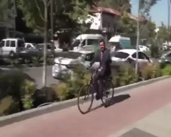 Makam Aracı Yerine Bisiklet Kullanmaya Başlayan Kırşehir Belediye Başkanı Yaşar Bahçeci