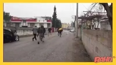 Topluca İnsanların Üstüne Koşma Şakası (Adana)
