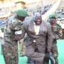 Uganda Devlet Başkanı Stat Açılışında Topa Vurursa :d